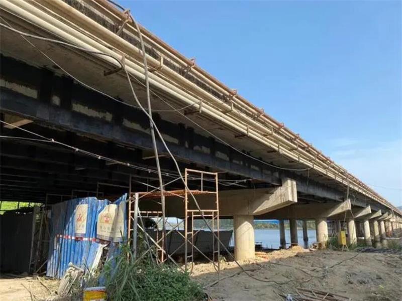 桥梁加固施工